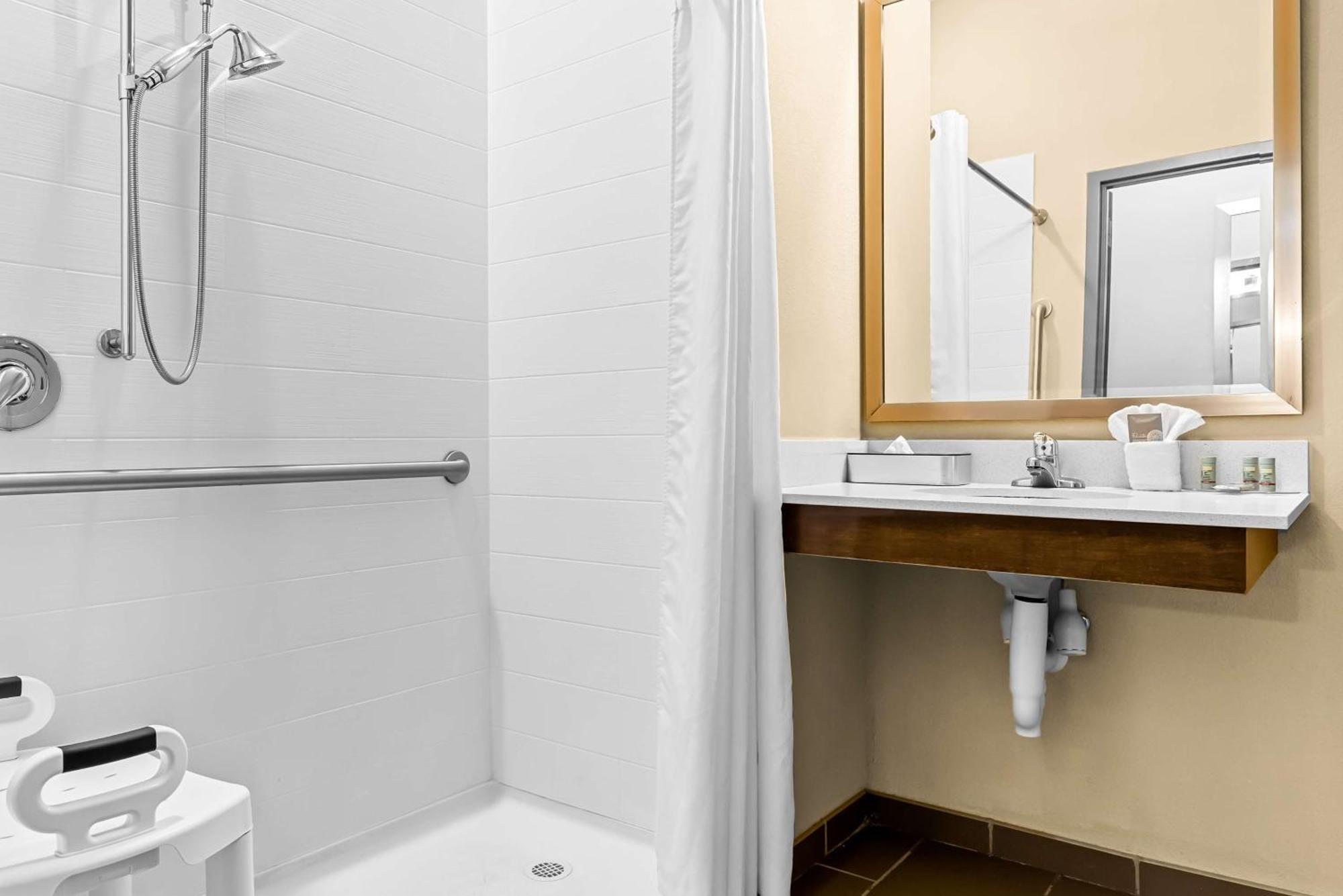 Best Western St. Louis Airport North Hotel & Suites Hazelwood Dış mekan fotoğraf